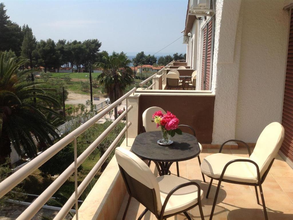Olympic Bibis Hotel Metamorfosi  Buitenkant foto